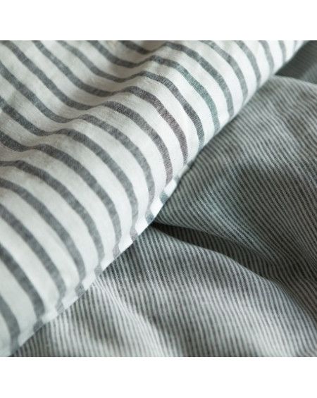 HOUSSE DE COUETTE EN LIN LAVÉ RAYÉ 220X240 BLACK/ MILK GABRIELLE PARIS HOUSSE DE COUETTE EN LIN LAVÉ RAYÉ 220X240 BLACK/ MILK GABRIELLE PARIS